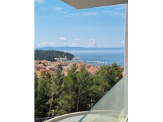 Makarska, NOVOGRADNJA ! ! Dvosoban stan sa prostranim vrtom i pogledom na more