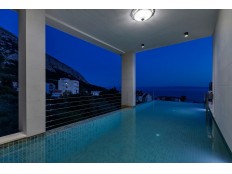 Makarska-prekrasna villa sa bazenom i pogledom na more..NOVO..!!!
